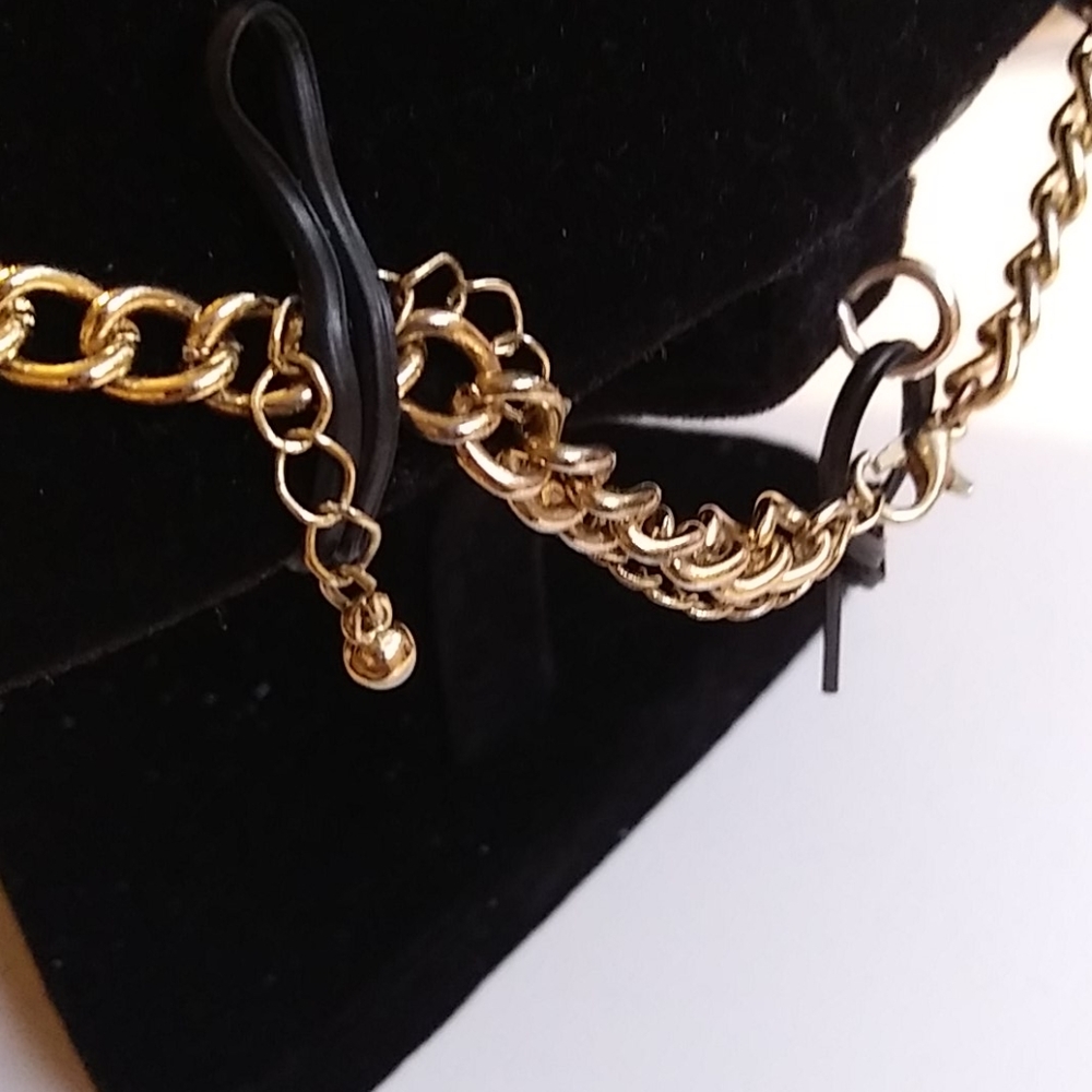 Beautiful necklace - Picture 3 of 3